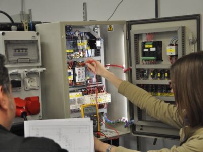 Técnico en Automatización Industrial