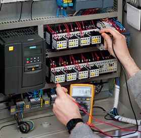 Mantenimiento de instalaciones automatizadas controladas por autómatas programables