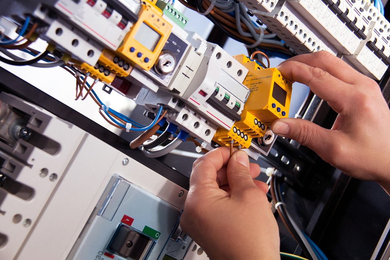 Electrotecnia aplicada a la fontanería Instalaciones y mantenimiento eléctrico