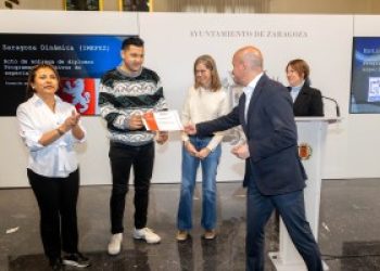 Jornada de entrega de diplomas a los alumnos formados en los sectores del mueble, la fontanería y la recuperación de enseres